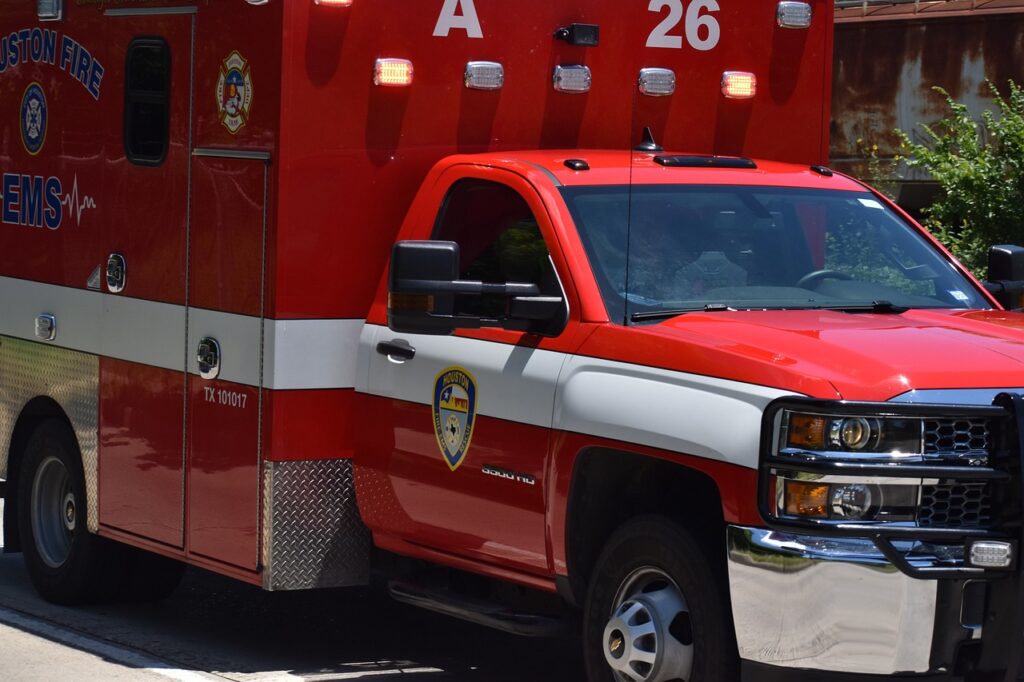 ems, ambulance, hfd-5272152.jpg